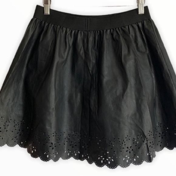 Forever 21 Dresses & Skirts - Forever 21 Black Faux Leather Skirt Sz M